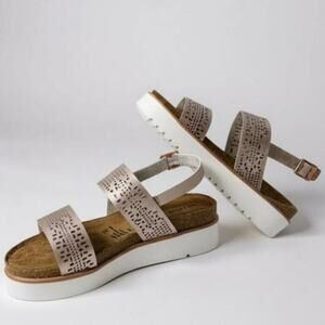 NEW Not Rated Rose Gold Platform Sandals‎ Women’s 6 Cutout Straps Lightweight